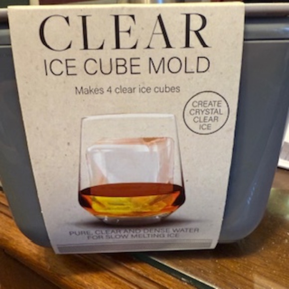 Ice Cube Mold and bucket - Picture 1 of 3